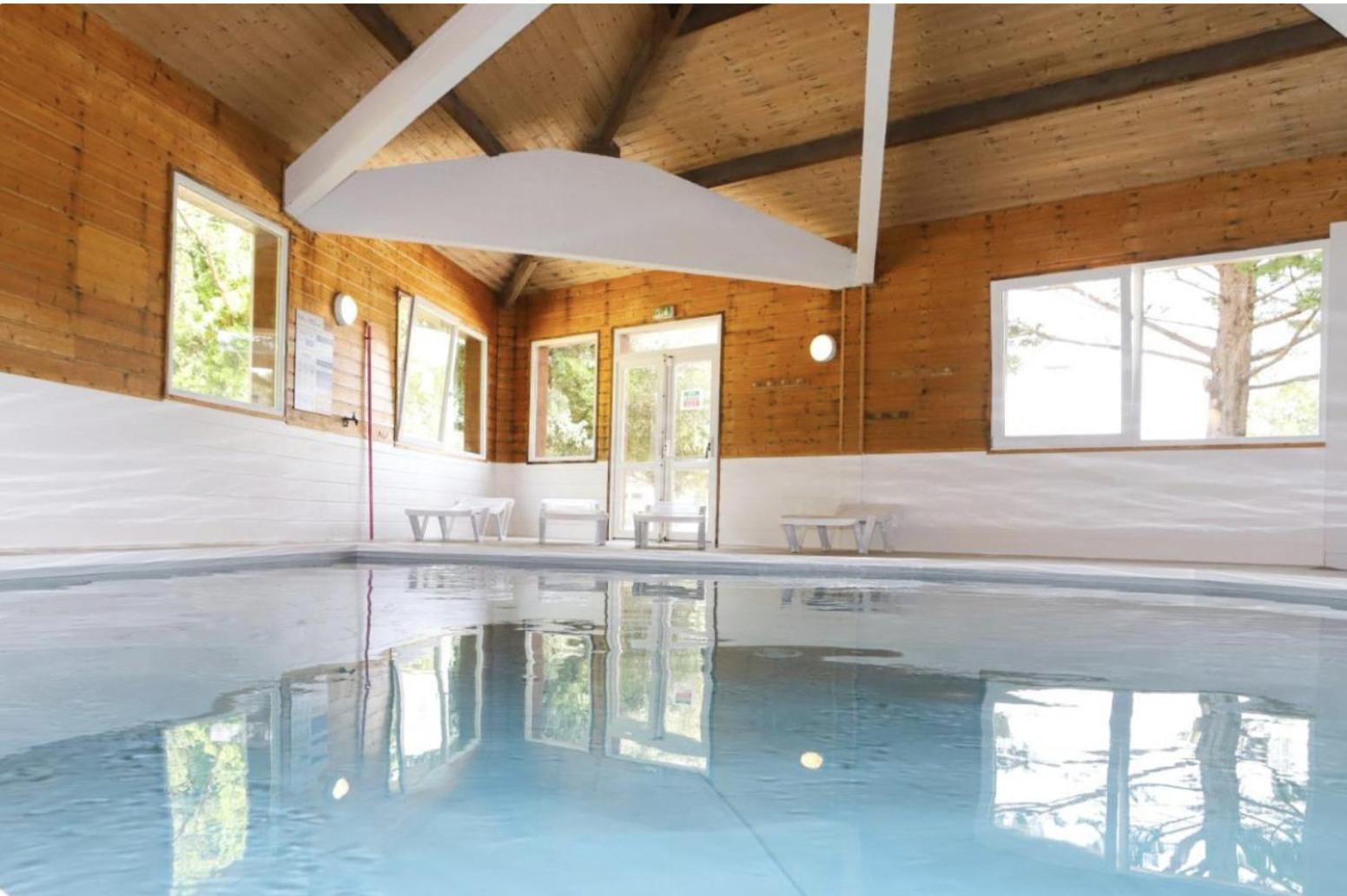 Maisonnette La Coti H5 Avec Piscine Interieure Chauffee, A 400 M De La Plage Et Menage De Fin Sejour Compris Saint-Georges-d'Oleron Buitenkant foto